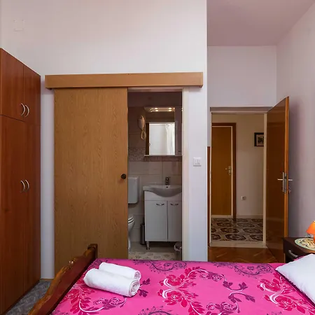 Cesic Πανσιόν Ντουμπρόβνικ